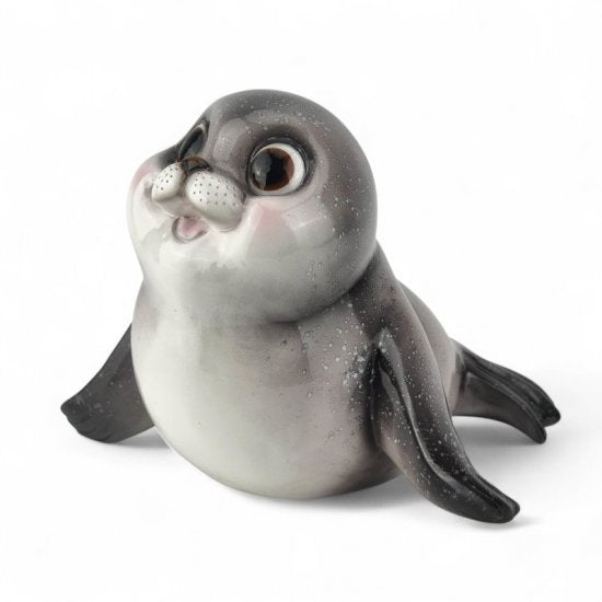 Deko Robbe Big Eyes – liebevolle Meeresfigur aus Polyresin 14,5 cm (klein)