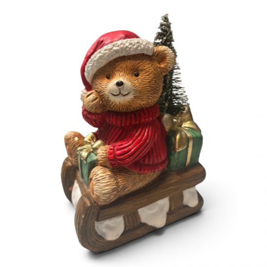 Weihnachtsbär auf Schlitten, dekorative Weihnachtsfigur aus Kunstharz, 17 cm