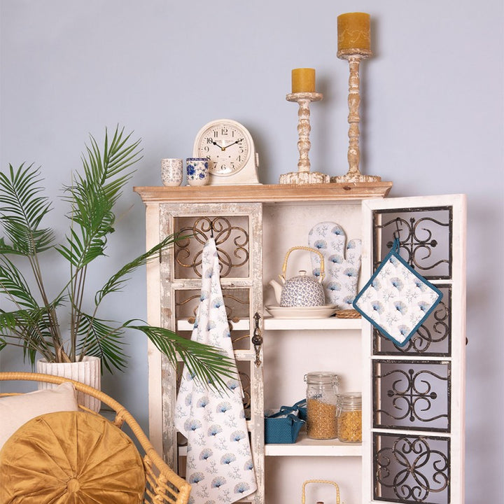 Schrank Vintage Weiß – dekorativer Aufbewahrungsschrank aus Holz und Metall im Brocante Stil